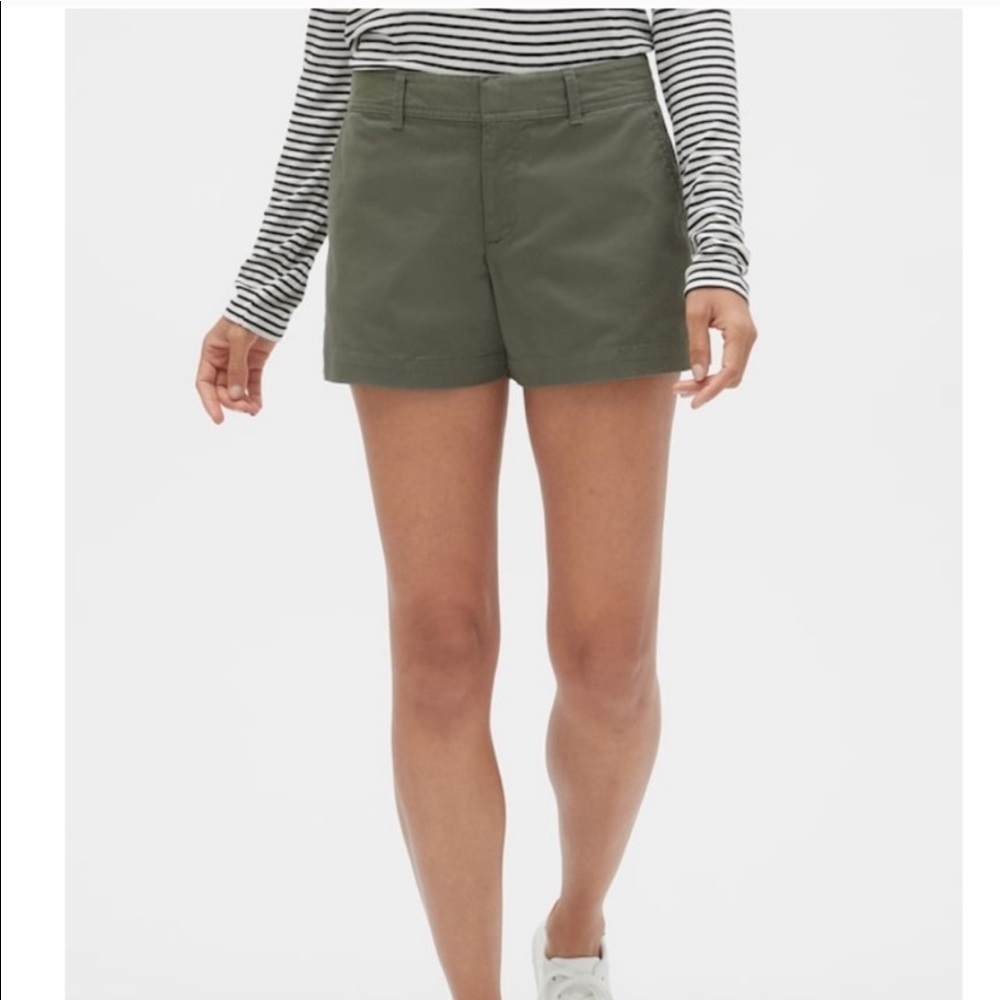 Ann Taylor LOFT Olive Green Chino Shorts Size 2